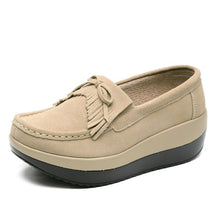 Load image into Gallery viewer, 2019 Spring Women Flats Shoes Platform Sneakers Slip On Flats Leather Suede Ladies Loafers Moccasins Casual Shoes Women Creepers