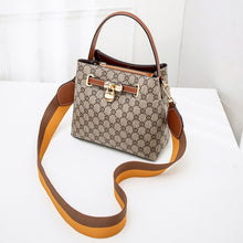Load image into Gallery viewer, LANKOU 2019 Fashion Women Single Shoulder Bucket Bags Designer Handbags High-capacity Lock Ladies Travel Totes Bags Top quality
