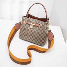 Load image into Gallery viewer, LANKOU 2019 Fashion Women Single Shoulder Bucket Bags Designer Handbags High-capacity Lock Ladies Travel Totes Bags Top quality