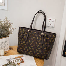 Load image into Gallery viewer, LANKOU 2019 Fashion Travel Designer Handbags for Women Single Shoulder Bags High-capacity Famous Ladies Simple Casual Totes Bags