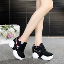 Load image into Gallery viewer, 2018 thick sole Autumn winter Women wedge shoes breathable platform Ladies High shoes pumps with wedges black female pumps