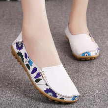 Load image into Gallery viewer, 2019 Casual Women Flats Shoes Summer Female Shoes Slip on Casual Platform Leather Shoes Women Balck Big Size