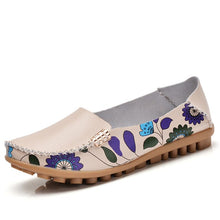Load image into Gallery viewer, 2019 Casual Women Flats Shoes Summer Female Shoes Slip on Casual Platform Leather Shoes Women Balck Big Size