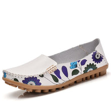 Load image into Gallery viewer, 2019 Casual Women Flats Shoes Summer Female Shoes Slip on Casual Platform Leather Shoes Women Balck Big Size