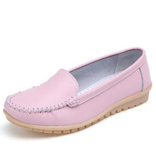 Load image into Gallery viewer, 2019 Breathable Women Flats Shoes Genuine Leather Summer Ladies Shoes Slip on Casual Platform Women Loafers Balck Big Size