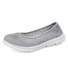Load image into Gallery viewer, 2019 Breathable  Women Shoes Flat Platform Casual Shoes Women Flat  Loafers Ladies Shoes Black Big Size